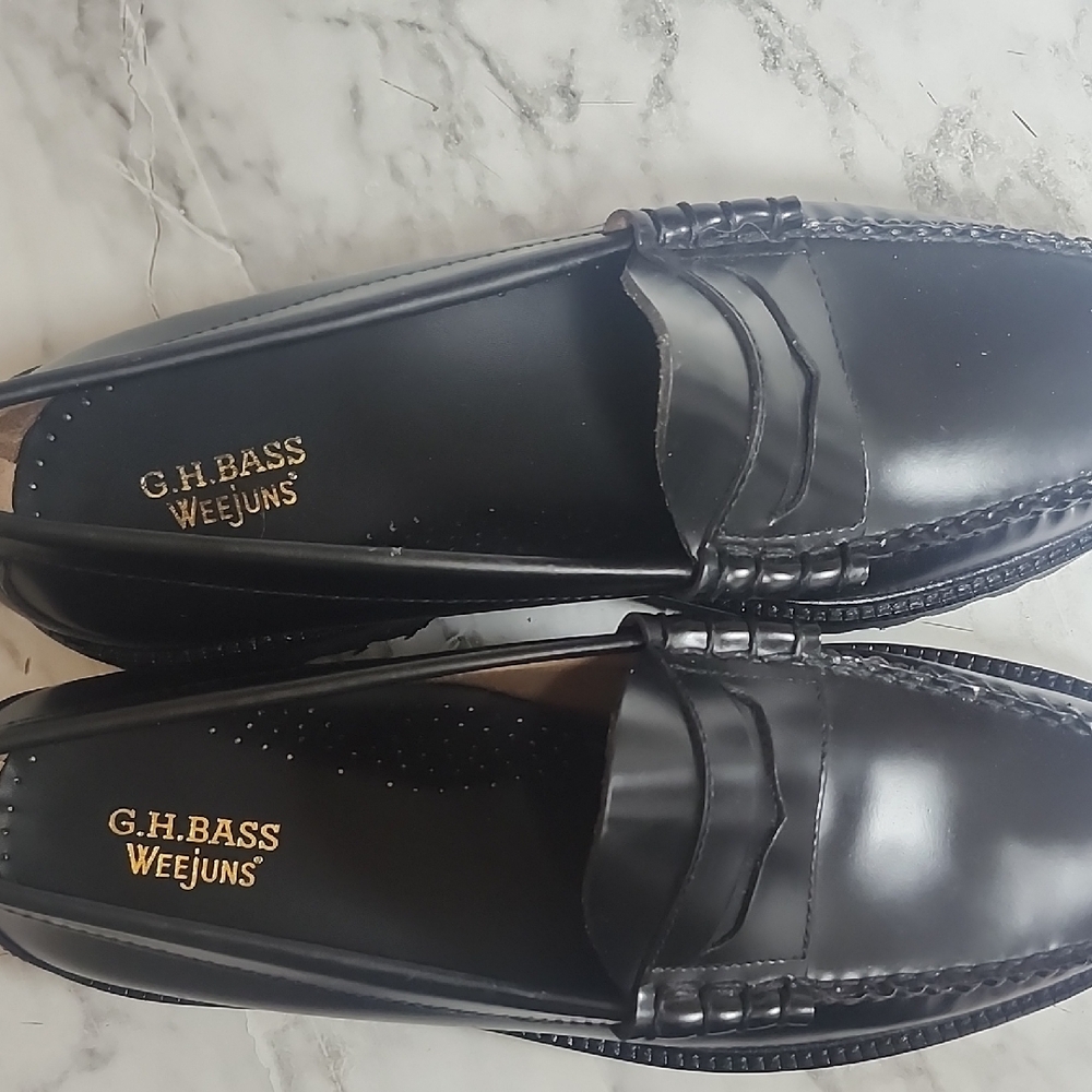 Weejuns Black Leather Loafers